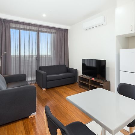 City Edge Dandenong Apartment Hotel Bagian luar foto
