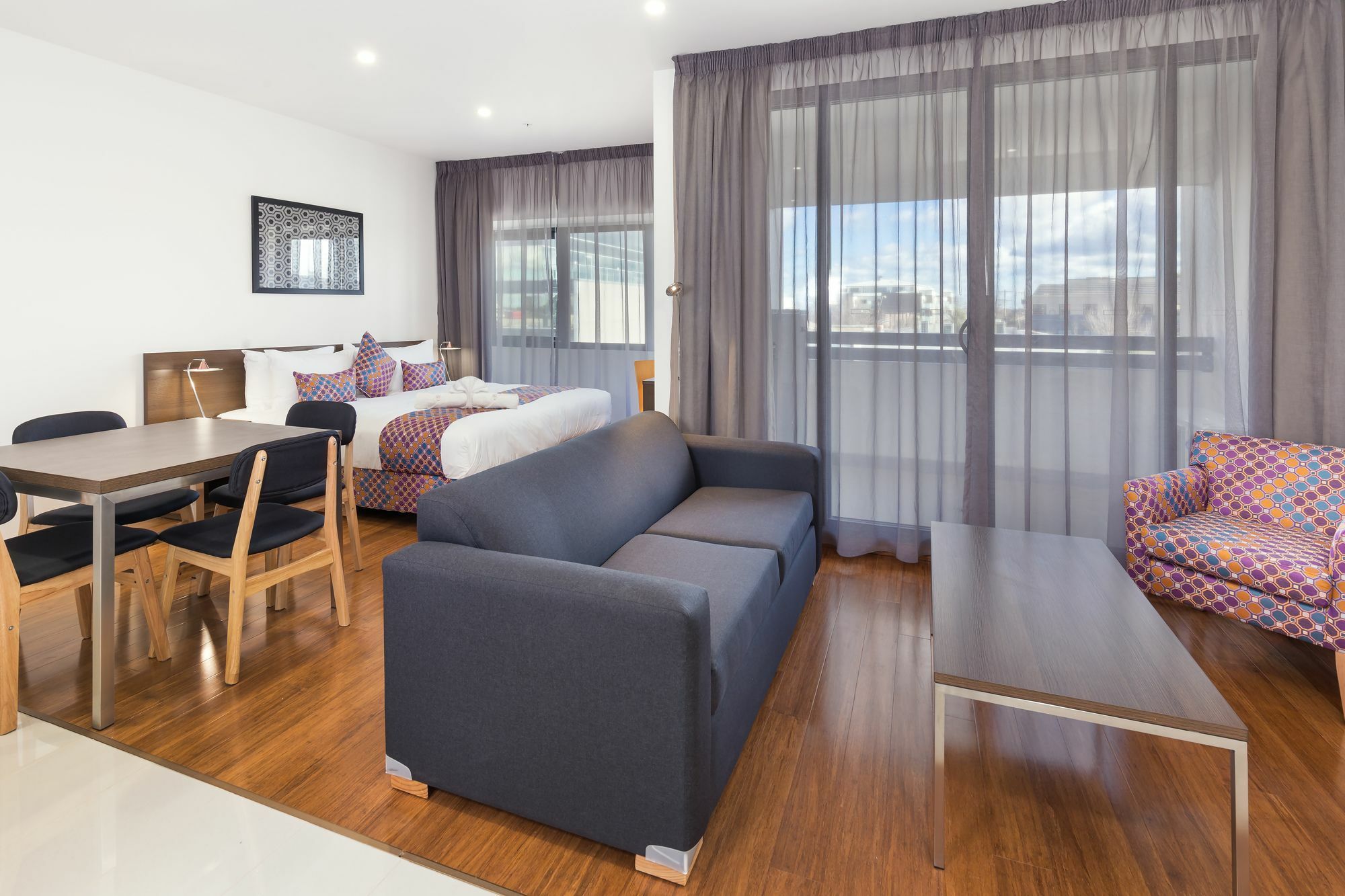 City Edge Dandenong Apartment Hotel Bagian luar foto